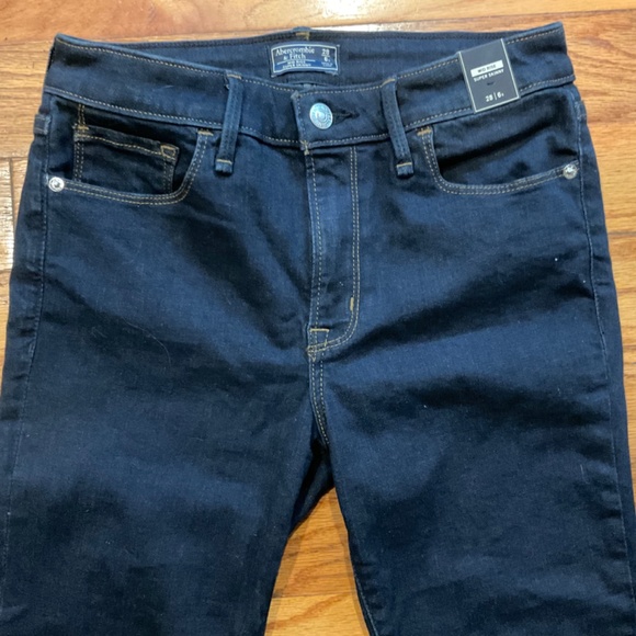 NWT Abercrombie & Fitch Dark Wash Mid Rise Super Skinny Jeans - Picture 3 of 10